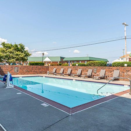 Comfort Inn Aikens Center Мартінсбург Екстер'єр фото