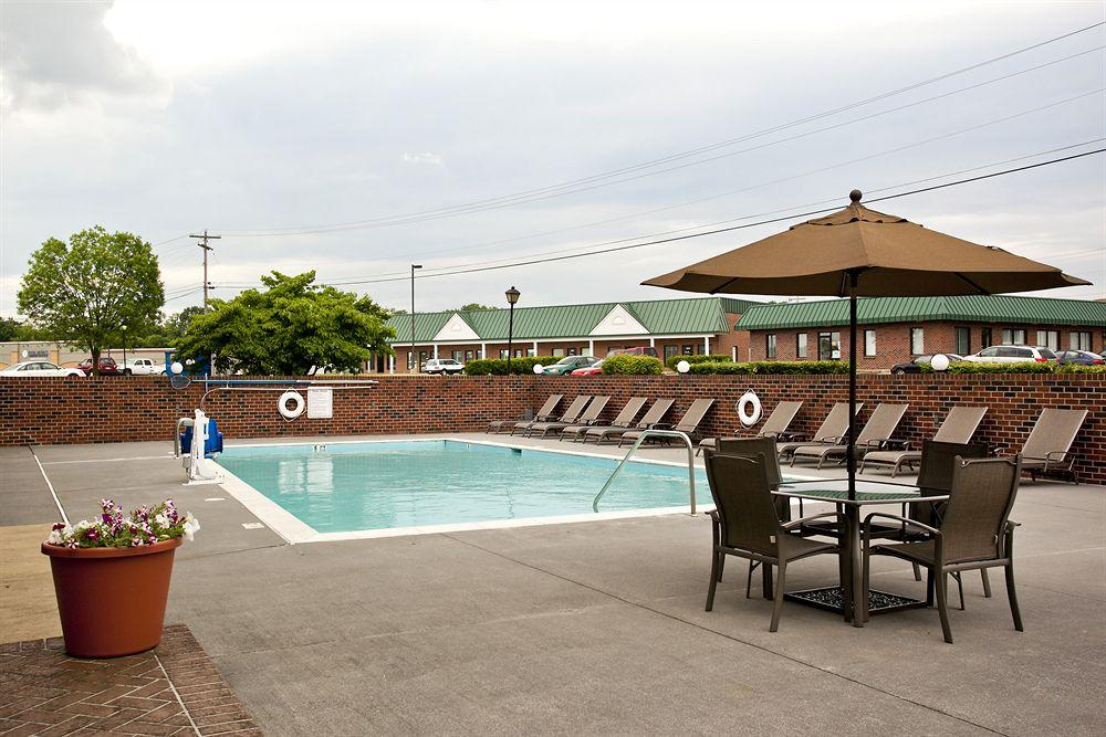 Comfort Inn Aikens Center Мартінсбург Екстер'єр фото