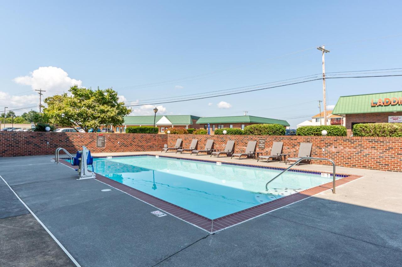 Comfort Inn Aikens Center Мартінсбург Екстер'єр фото