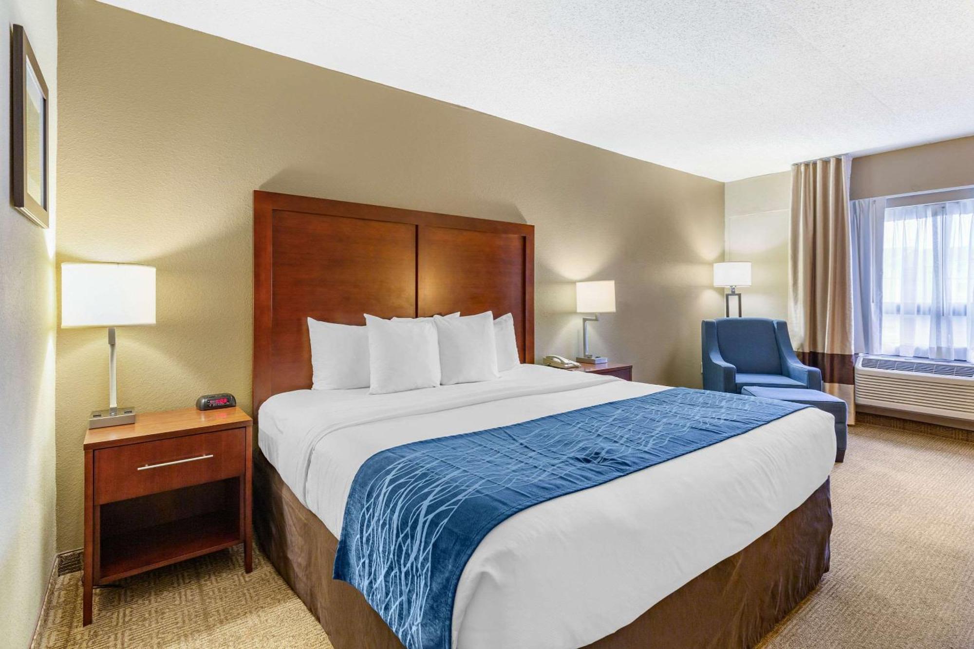 Comfort Inn Aikens Center Мартінсбург Екстер'єр фото