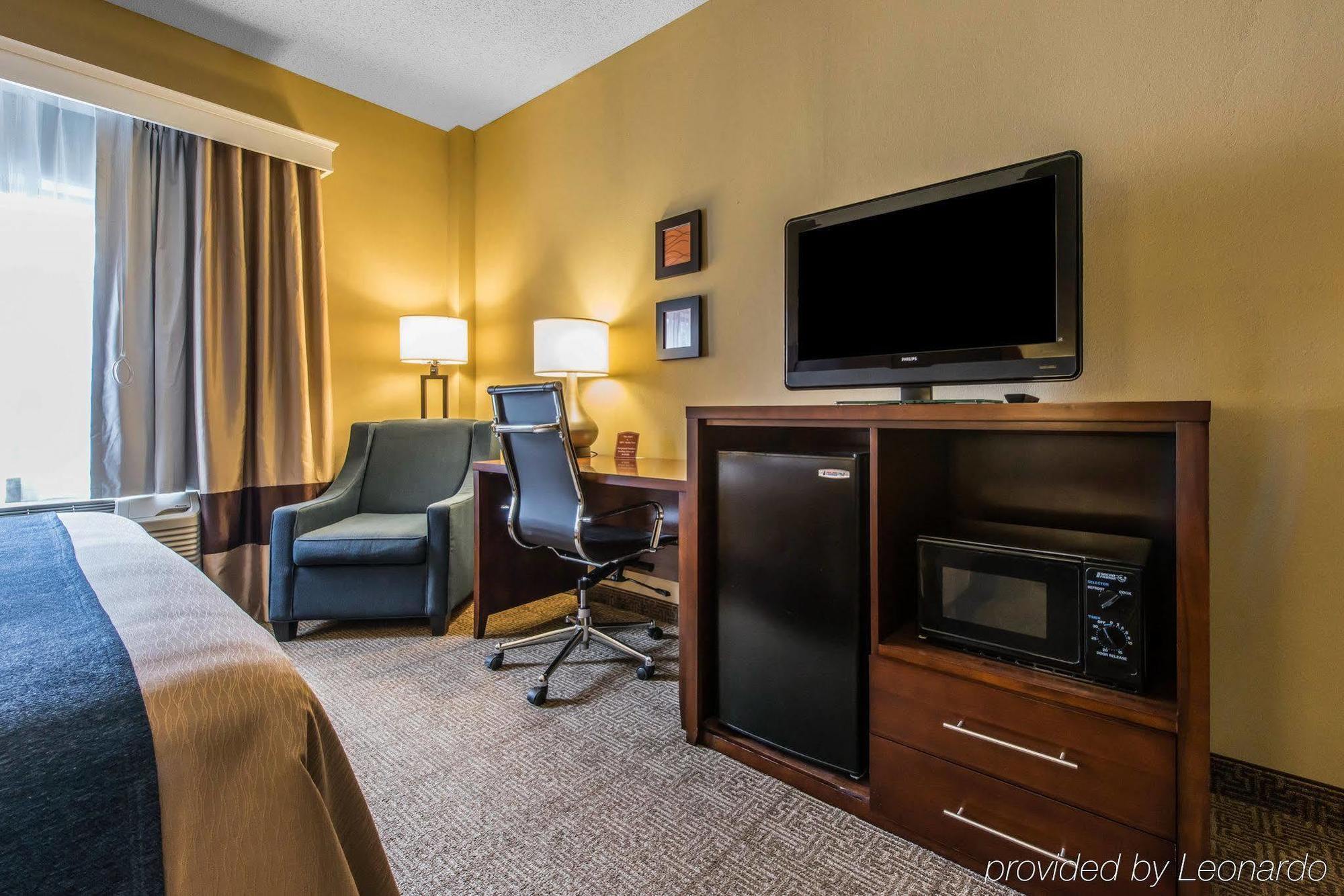 Comfort Inn Aikens Center Мартінсбург Екстер'єр фото