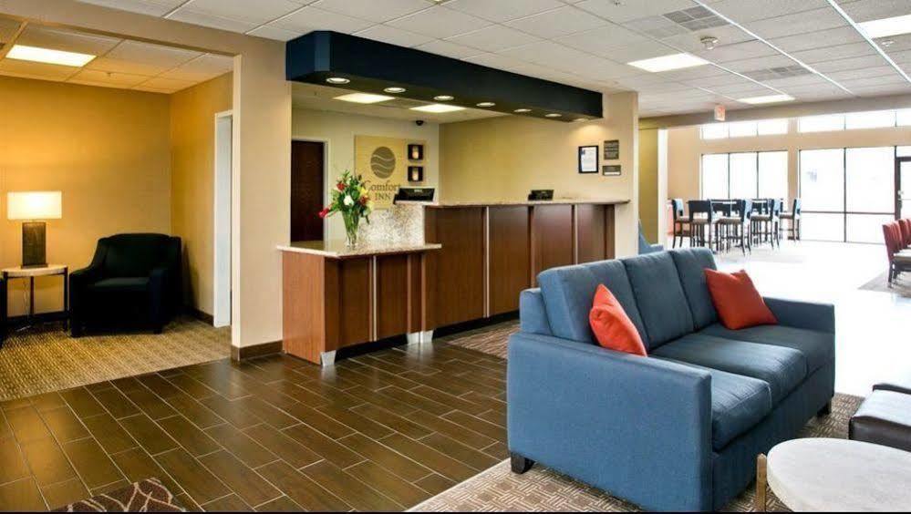 Comfort Inn Aikens Center Мартінсбург Екстер'єр фото