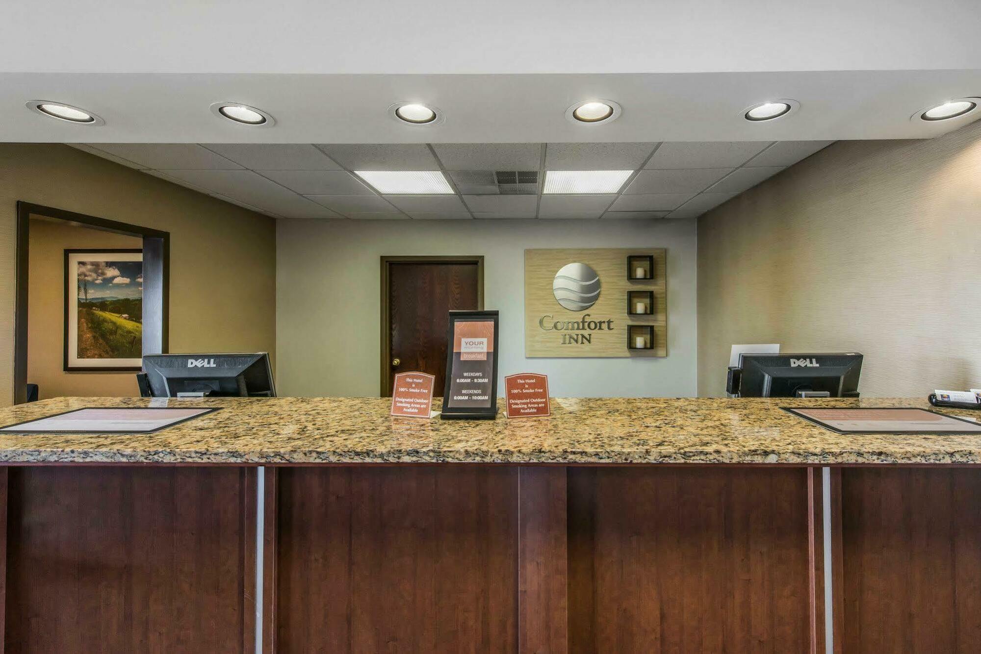 Comfort Inn Aikens Center Мартінсбург Екстер'єр фото