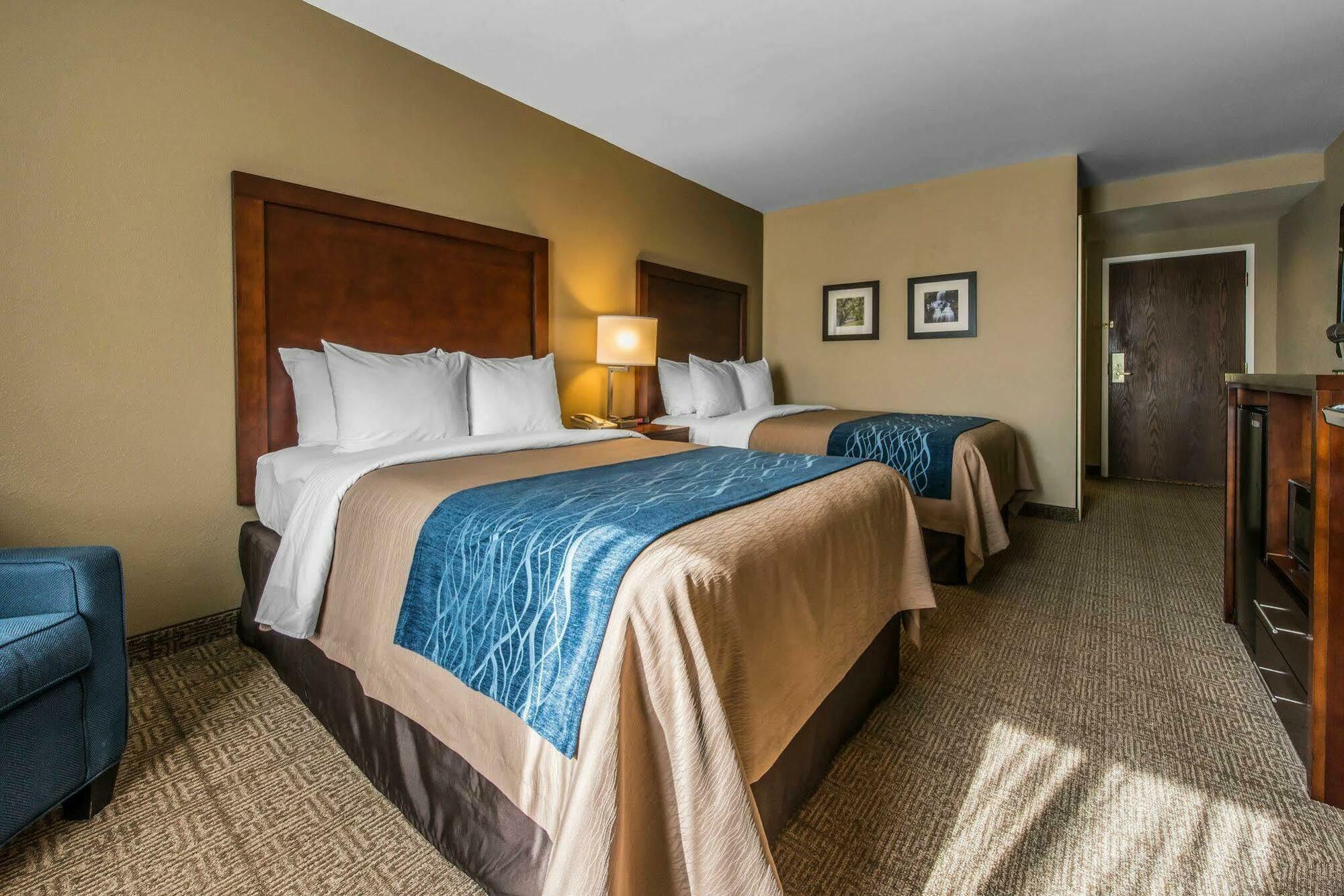 Comfort Inn Aikens Center Мартінсбург Екстер'єр фото